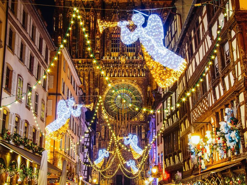 ELEGANT NOEL PAZARLARI AJet Hava Yolları ile 3 Gece