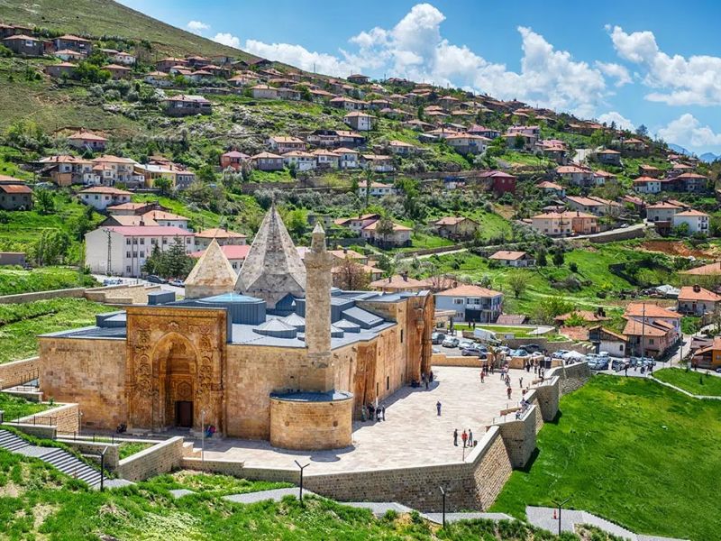 29 EKİM ÖZEL HIZLI TREN İLE SİVAS KEMALİYE TUNCELİ ELAZIĞ TURU